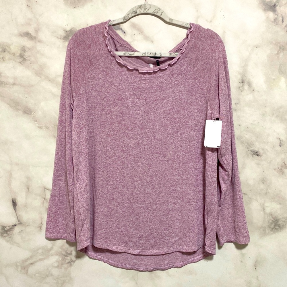 Gibson Ruffled Edge Raglan Pullover Top - Picture 3 of 12
